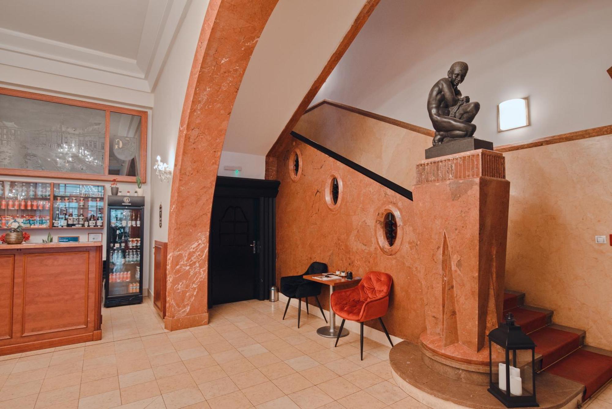 Hotel Grand Hradec Králové Exteriör bild
