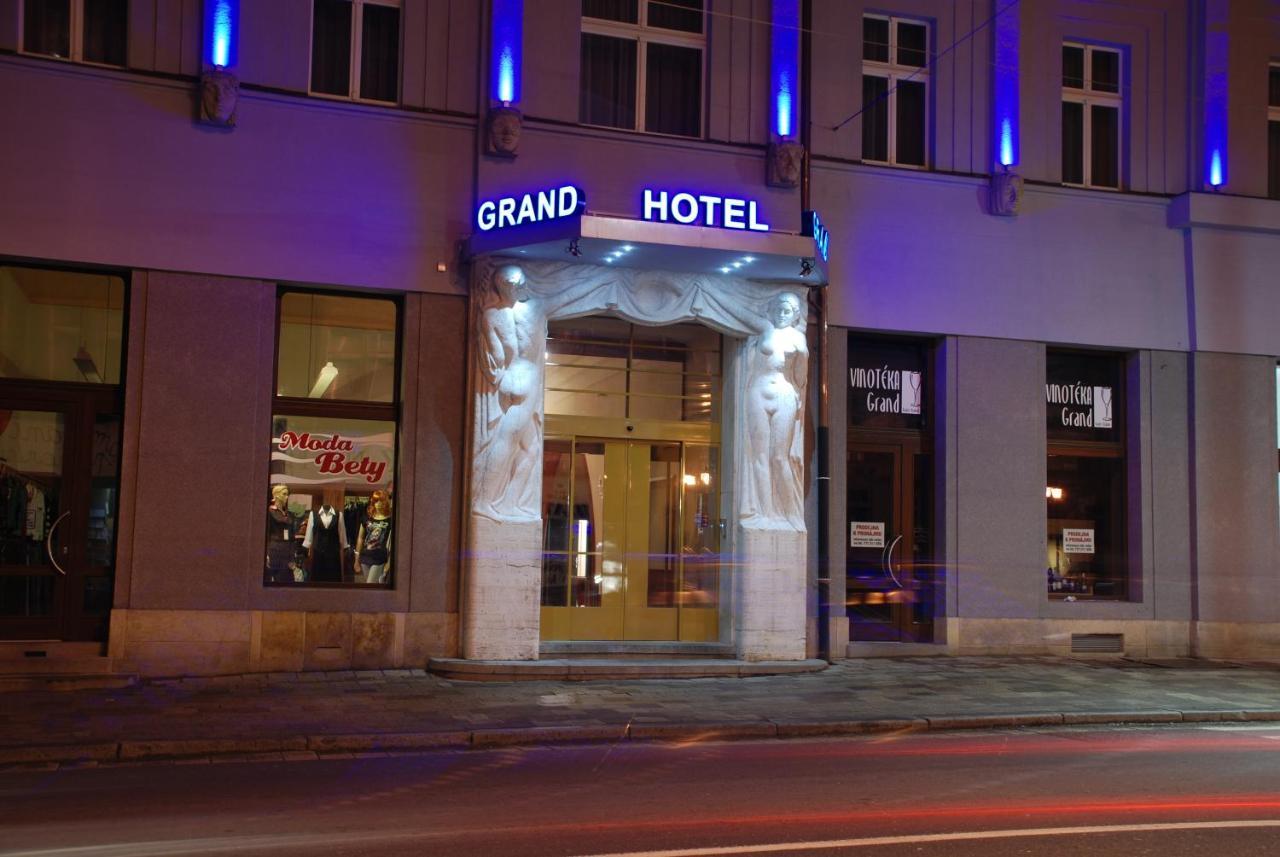 Hotel Grand Hradec Králové Exteriör bild